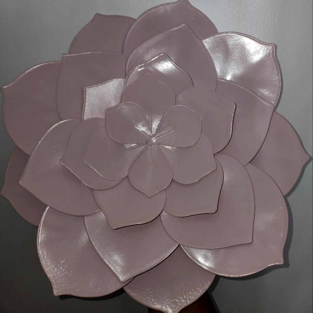 Bedroom pink Metal wall Flower